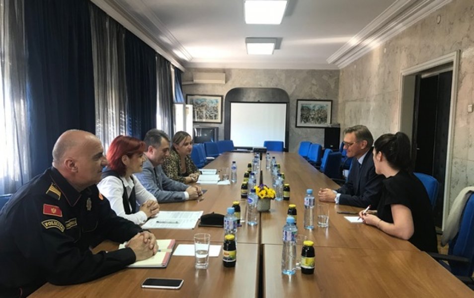 556dba305e9c8030fa836773ca3d15c3