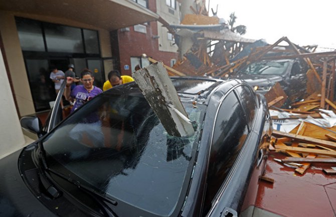 Uragan Majkl pogodio Floridu brzinom od 250 km/h (VIDEO)