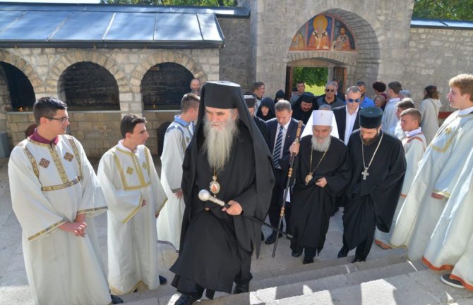 Amfilohije: Ne stvarajte mržnju i diobe, Irinej: Jedan smo narod