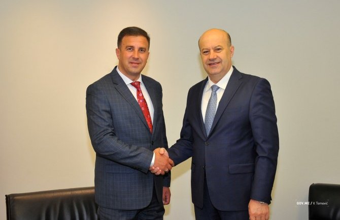 Dobri politički odnosi CG i Kosova 