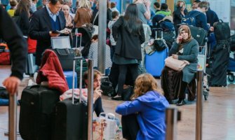 Nastavljen štrajk na aerodromu, otkazano 180 letova