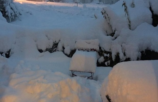 Obilna kiša pričinila štetu u više crnogorskih gradova, snijeg u Francuskoj, potop u Italiji (FOTO/VIDEO)
