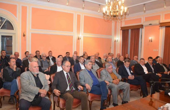 Crna Gora nije mnogo hajala ni za nemanje ni za murate, ni za bonaparte