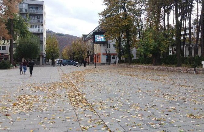 U PG radi svaki drugi građanin, u BP svaki šesti, u Plavu svaki deseti, najveća plata u Tivtu