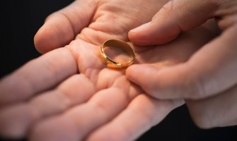 Zbog čega bježimo od braka: Plašimo se vezivanja ili je u pitanju nedostatak novca? 