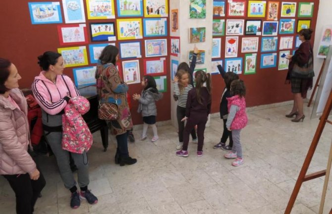 Više od 100 radova na izložbi „Gradu radosti“