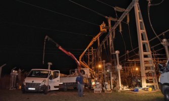 Havarija na elektromreži: Dio Podgorice bez struje, saobraćajni kolaps, požar...