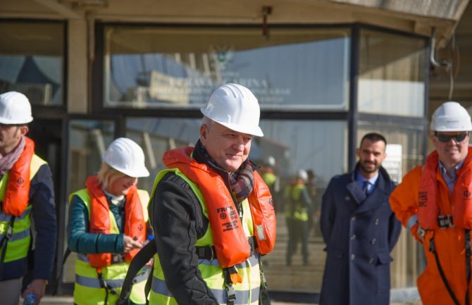 Počelo istraživanje nafte i gasa, početak nove ere industrijske proizvodnje u CG