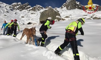 Pogledajte spašavanje konja sa zavijanih pašnjaka (VIDEO)