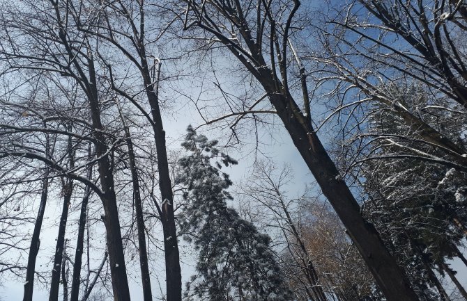 Oblačno i vjetrovito, na sjeveru snijeg