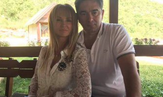 Supruga Nebojše Medojevića: Za moju djecu želim da Crnu Goru vole iz daljine