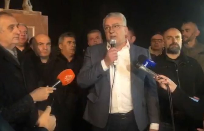 Mandić: U nedjelju protest ispred Parlamenta, dijelićemo žute prsluke