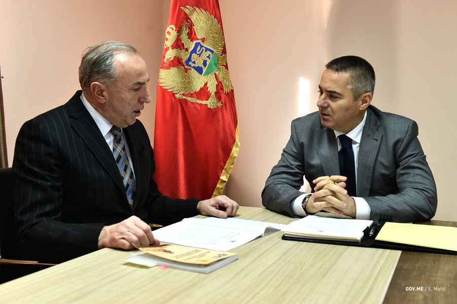 20181206DirektorUpravepolicijeVeselinVeljovicsapredstavnicimaVrhovnogdrzavnogtuzilastva2