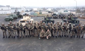 Vojnici crnogorske pješadijske čete na vježbi u Njemačkoj (FOTO)