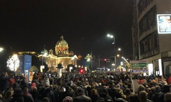 Beograd:  Krenula protestna šetnja 