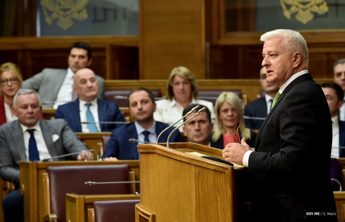 Poslanici ukupno postavili 1016 pitanja, od toga 125 premijeru, od ministara najviše se „na tapetu“ nalazio Pažin