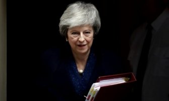 Mej najavila povlačenje prije izbora 2022.