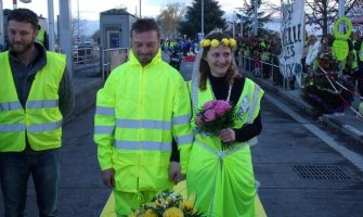 Francuska: Na protestima rodila se ljubav, venčanje 