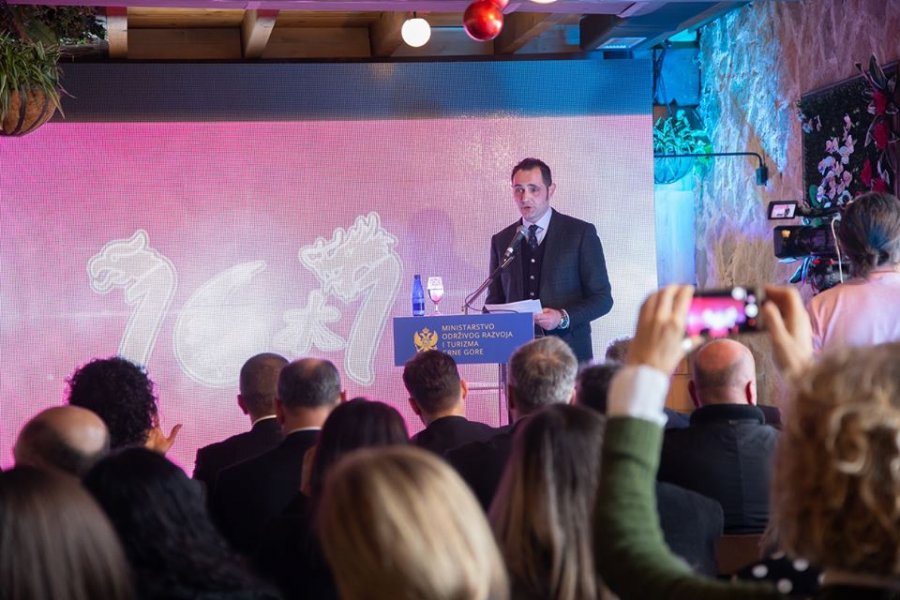 4826889619681355566349572512769847725654016nCopy