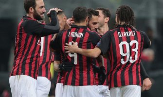 UEFA kaznila Milan sa 12 miliona eura i zaprijetila  jednogodišnjom suspenzijom