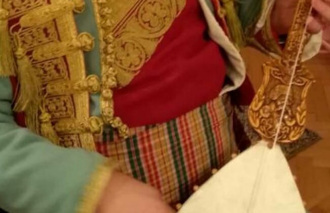 Podgorica odgovorila Beogradu: Crnogorska nošnja dio kulturnog nasljeđa Crne Gore