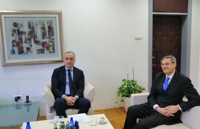 Studentima omogućiti izdavanje sertifikata o poznavanju italijanskog jezika