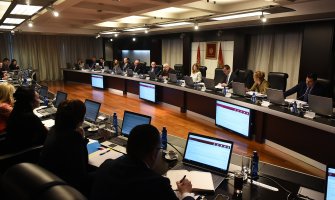 Jedinice Vojske biće sposobne da samostalno brane državnu teritoriju, detektiv dužan da prijavi krivično djelo