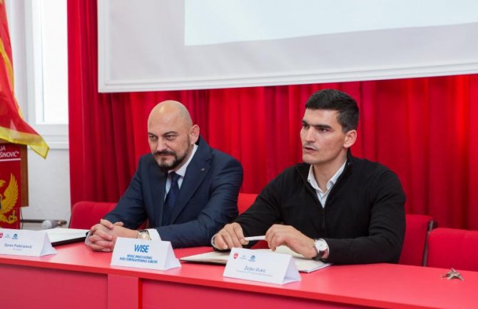 Bjelopoljski gimnazijalci slušali o istoriji EU