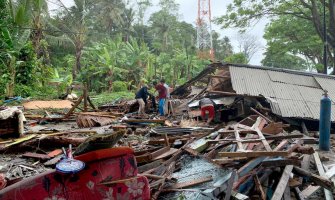 Katastrofa u Indoneziji: Najmanje 222 osobe poginule, 843 povrijeđene u cunamiju(FOTO)(VIDEO)