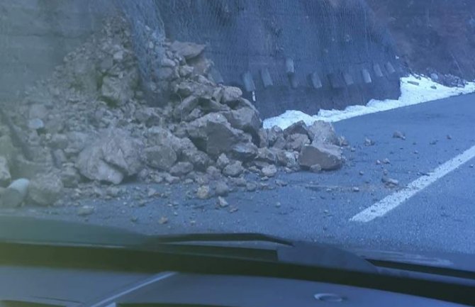 Odroni na putu Mojkovac- Đurđevića Tara