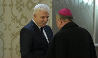Marković čestitao katolicima Božić: Osnažićemo našu zajedničku kuću Crnu Goru
