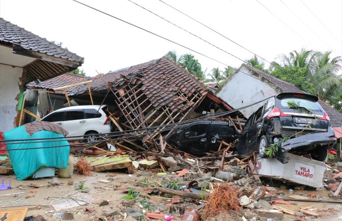 Indonezija: U udaru cunamija stradale 373, povrijeđeno 1.459 osoba