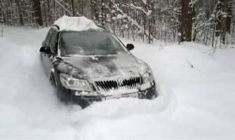 Kinezi ostali zarobljeni u snijegu Bjelasice na putu ka Beranama