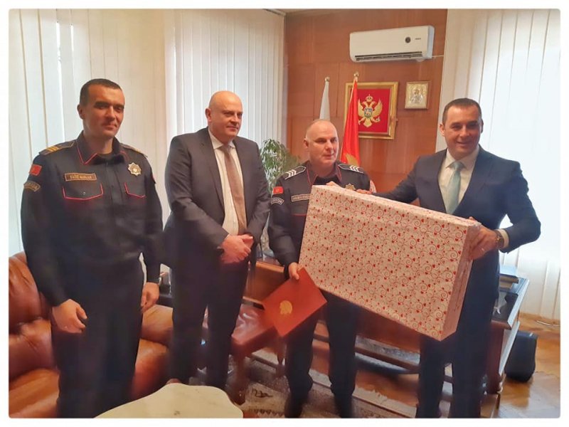 48919314101574239697738816025394402489270272n