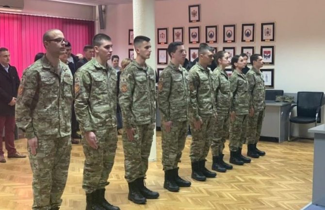 Osam kadeta VCG sa prve godine studija položilo zakletvu