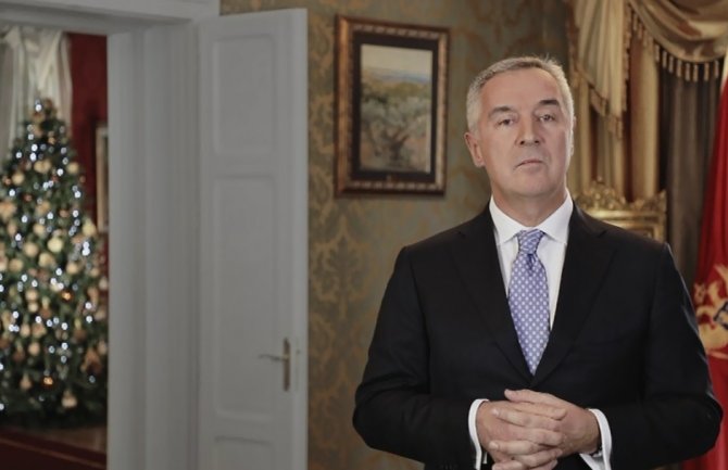 Đukanović: U Novoj godini prevazići podjele koje smo naslijedili i koje nas opterećuju