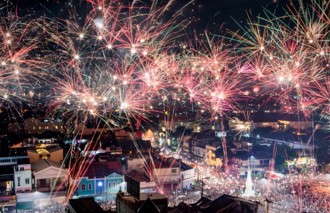 Novu 2019. već dočekali stanovnici ostrva Tonga, Samoe, Kiribata i Novog Zelanda(VIDEO)