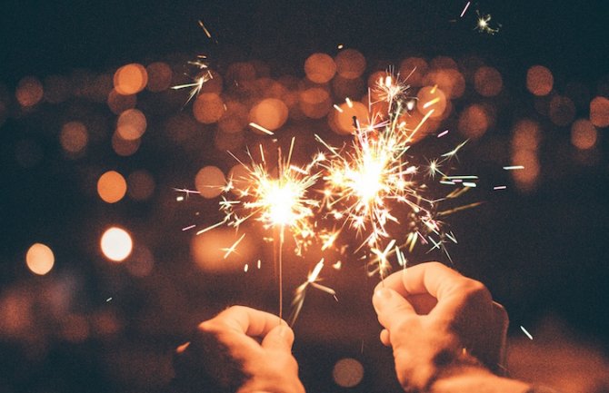 Dragi čitaoci, srećna Nova godina!