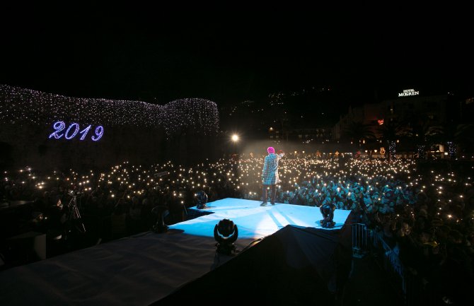 Trijumfom u Budvi Dino Merlin okončao turneju od 900.000 posjetilaca (FOTO)