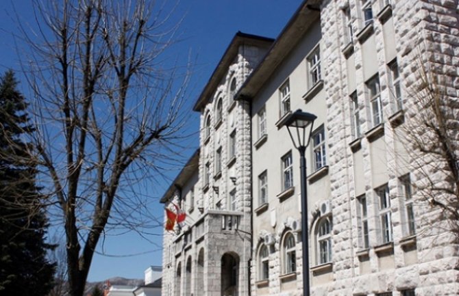 Božić da donese mir i radost, i porodičnu i prijateljsku bliskost i sreću