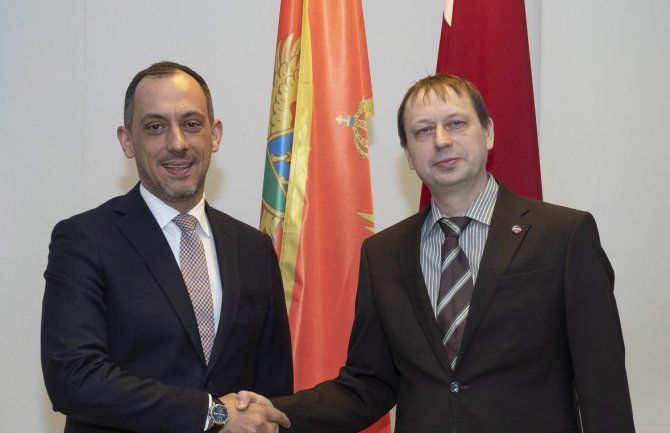 Crna Gora učešćem u eFP misiji potvrđuje posvećenost jačanju globalne stabilnosti