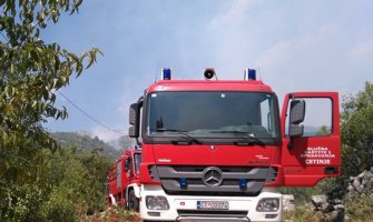 Cetinje: Vatrogasci iz zavijanog sela prebacili dječaka(1) u bolnicu