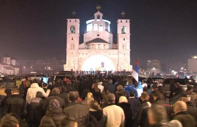 DF: Doček Pravoslavne u hramu, nećemo pristati da budemo građani drugog reda