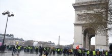 Pariz: Demonstranti se sukobili sa policijom kod Trijumfalne kapije, uhapšene 53 osobe (FOTO)