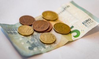 Skoro 10 hiljada radnika u Crnoj Gori prima 193 eura