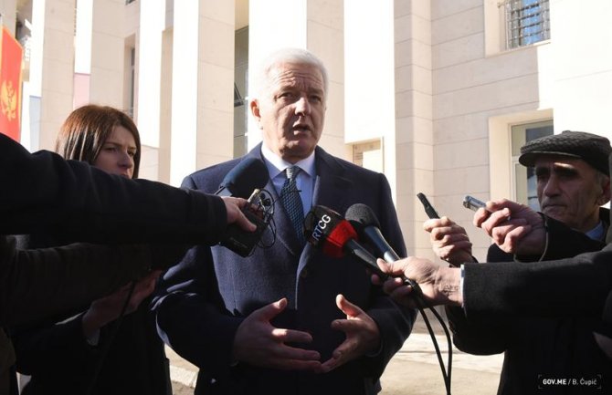 Premijer o Atlas banci: Nema zaštićenih, zakoni važe za sve