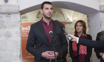 Medin: Eloksirana bravarija na baroknoj palati postavljena još 2010.