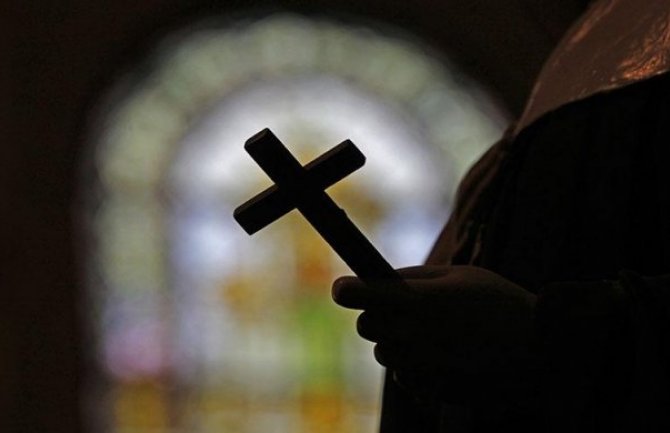 Vučinić: Od voznoga parka popova SPC ne bi se postidio ni Bundestag, Džomić: Zenka Mirašu plaća i Total TV