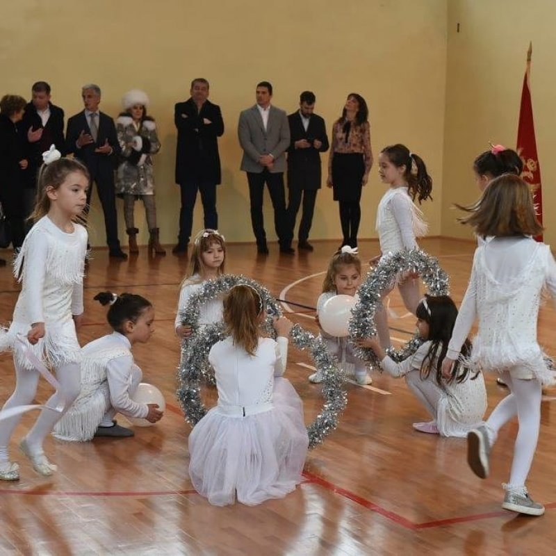 506409524913297747248548105787418625441792n