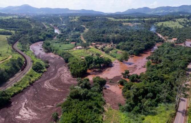 Brazil: Bujica blata prekrila kuće, 9 mrtvih, 300 nestalih